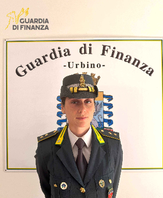 Urbino - Il tenente Sara Fiore nuovo Comandante della Guardia di Finanza